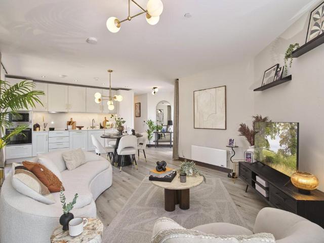 Flat for sale in Navestock Side, Essex