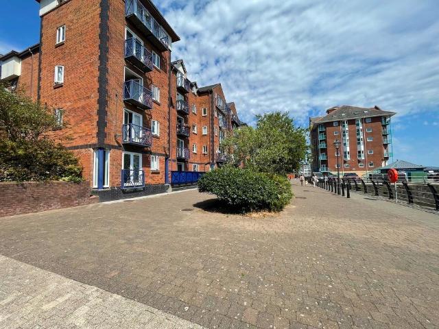 Flat for sale in SA1 Swansea Waterfront, Swansea