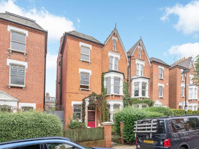 Flat for sale in Belsize Park, Greater London