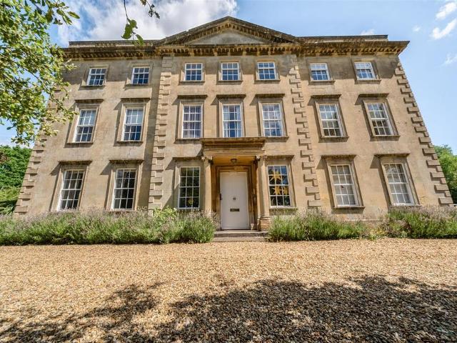 Flat for sale in Chippenham, Wiltshire