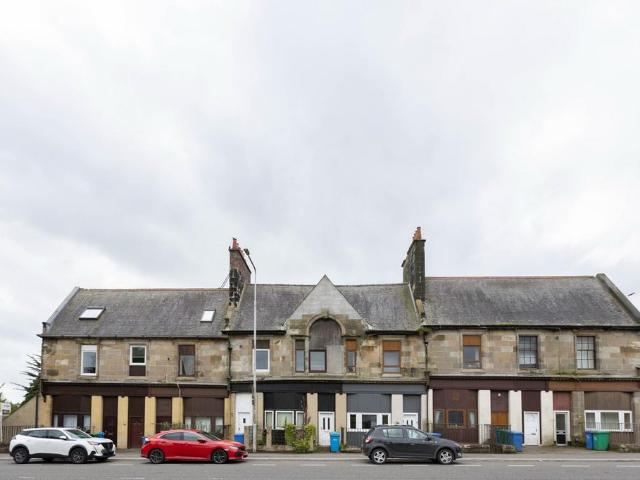 Flat for sale in Cowdenbeath, Scotland