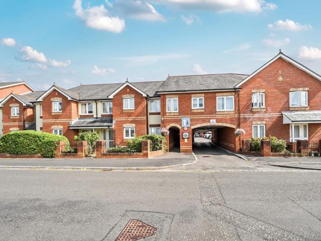 Flat for sale in Chawton, Bolton Low Houses