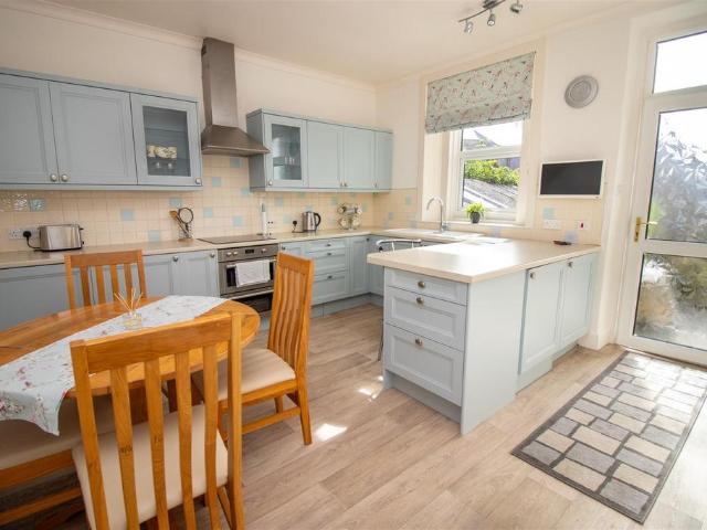 Flat for sale in Ashkirk, Scotland