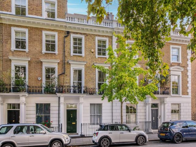 Flat for sale in Kensal Town, Greater London