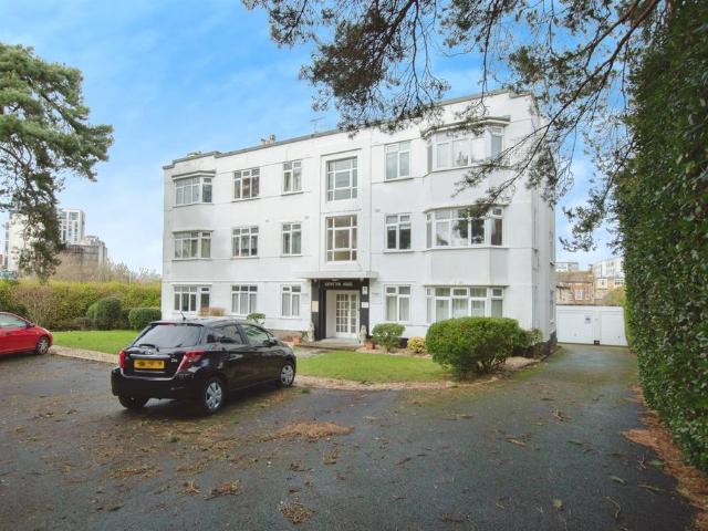 Flat for sale in Lansdowne, Springbourne
