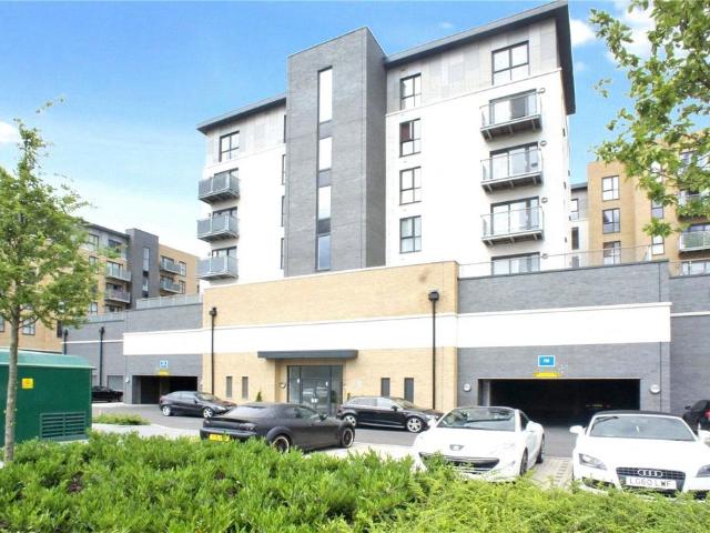 Flat for sale in Belvedere, Greater London