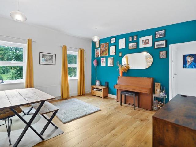 Flat for sale in Tulse Hill, Greater London
