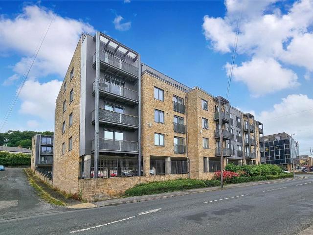 Flat for sale in Charlestown, Bradford