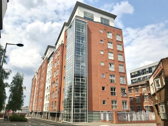 Flat for sale in Black Friars, Old Wharf