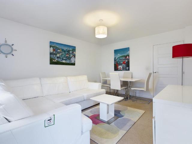 Flat for sale in Nangreaves, Wales