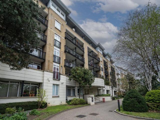 Flat for sale in Barnsbury, Greater London
