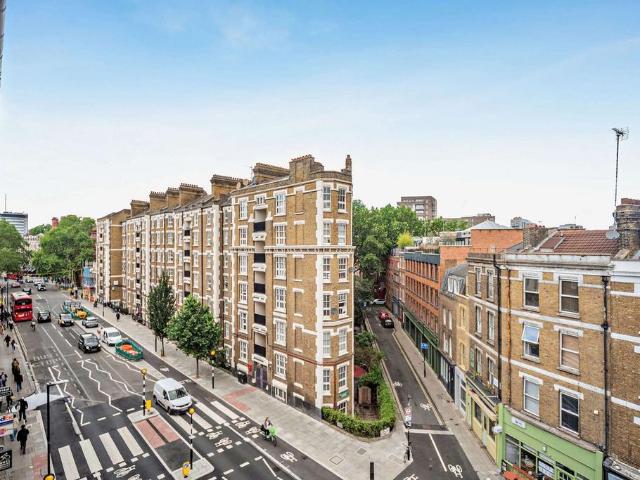Flat for sale in Holborn, Greater London