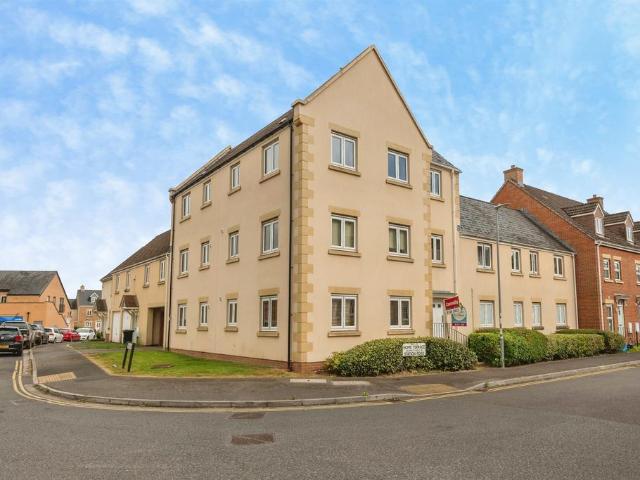 Flat for sale in Norton Fitzwarren, Somerset