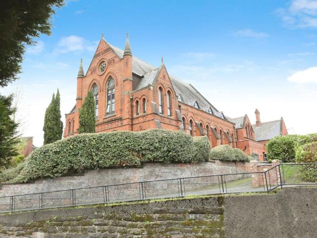 Flat for sale in Castle, Leftwich