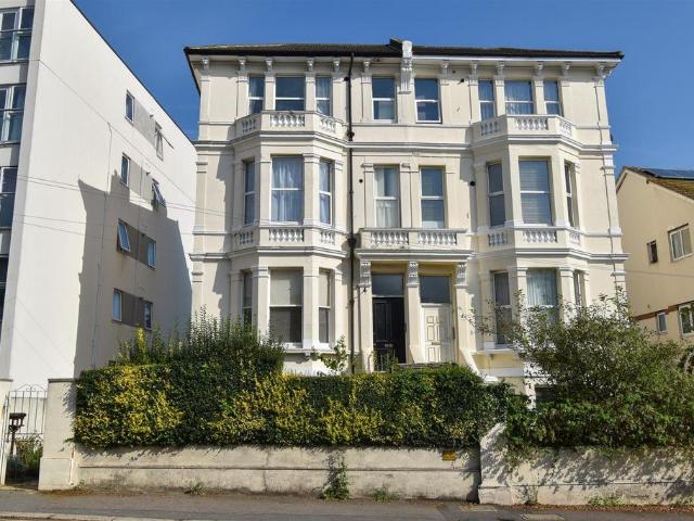 Flat for sale in St Leonards, Hastings