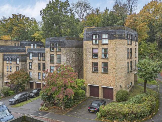 Flat for sale in Binscombe, Waverley