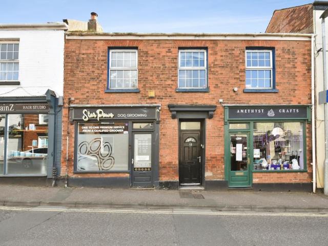 Flat for sale in Withycombe, Budlake