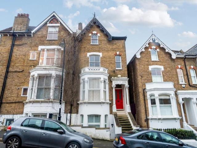 Flat for sale in London Borough of Croydon, Upper Norwood