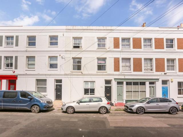 Flat for sale in Kemptown, Brighton & Hove