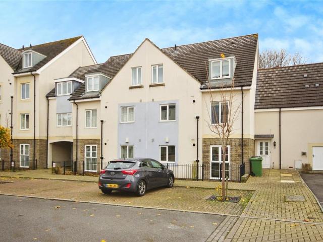 Flat for sale in Kingswood