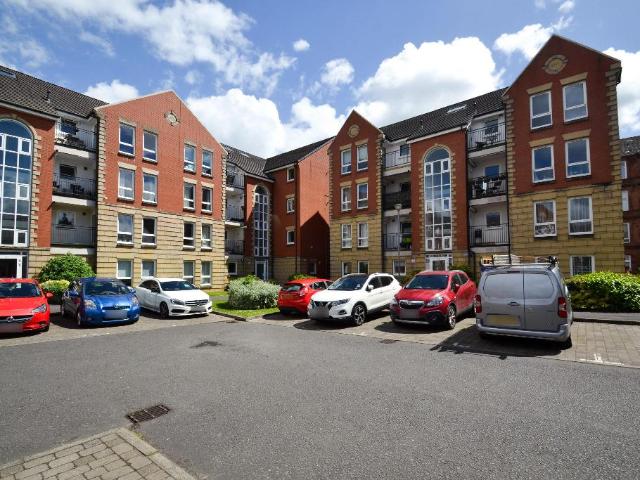 Flat for sale in Bridgeton, Scotland