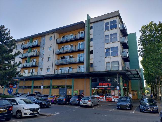 Flat for sale in Hatfield, Fretherne