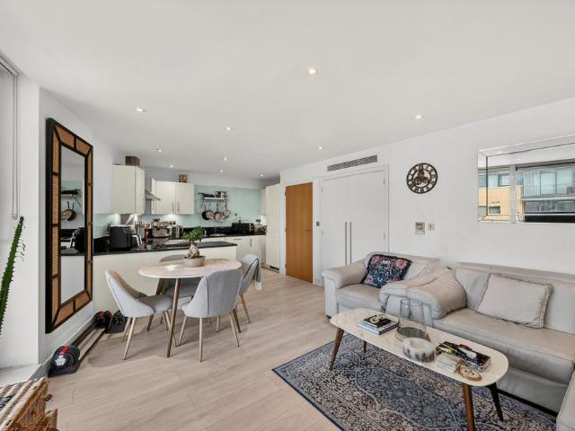 Flat for sale in London Borough of Newham, Greater London
