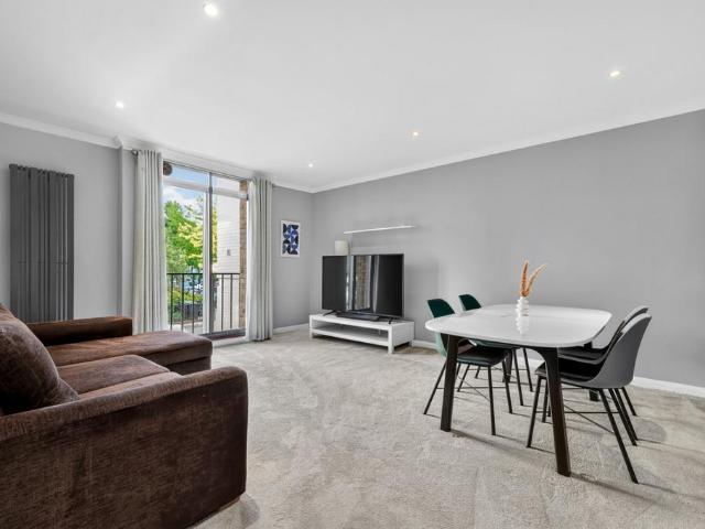 Flat for sale in Maida Vale, Greater London