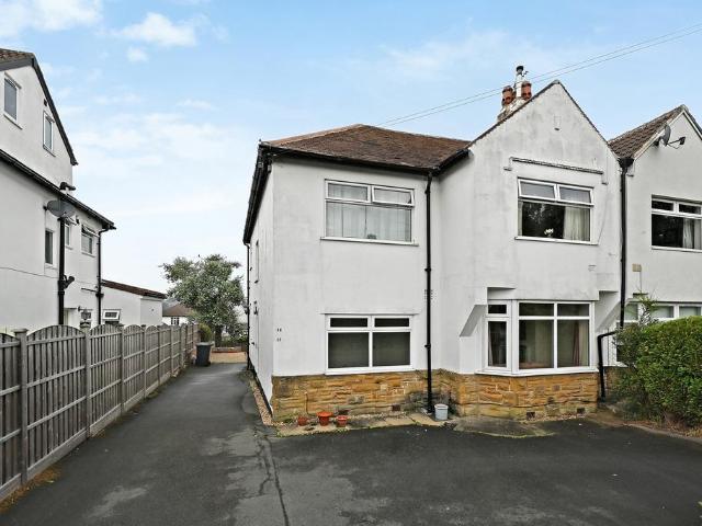 Flat for sale in Alwoodley, West Yorkshire