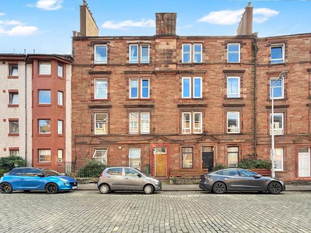 Flat for sale in Lorne, Leith
