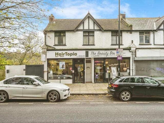 Flat for sale in London Borough of Croydon, Greater London