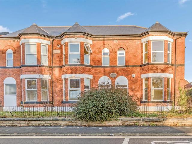Flat for sale in Hazel Grove, Greater Manchester