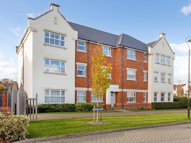 Flat for sale in Wickhurst Green, Horsham
