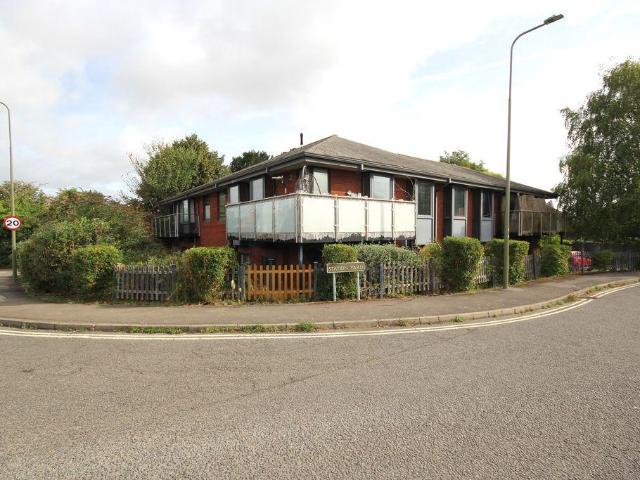 Flat for sale in Berrick Salome, Oxfordshire