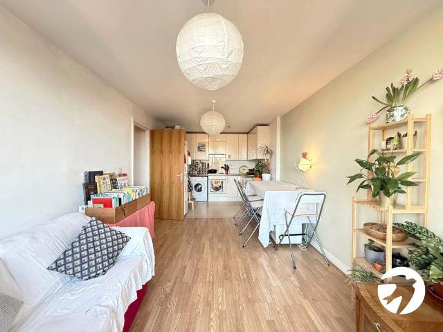 Flat for sale in London Borough of Lewisham, Deptford
