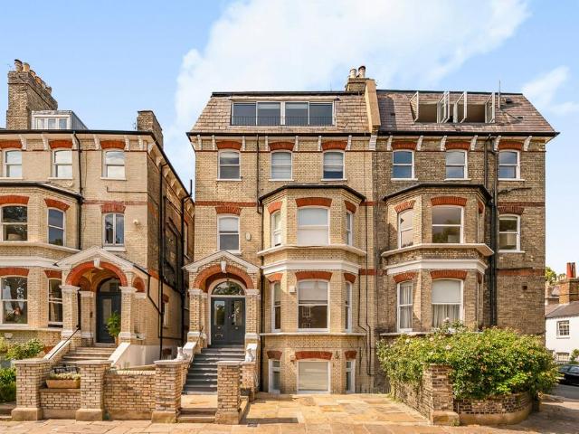 Flat for sale in Belsize Park, Greater London