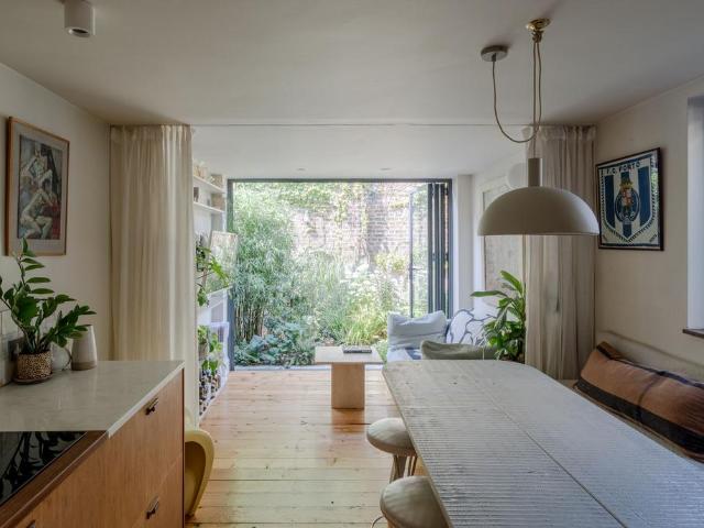 Flat for sale in Leytonstone, Greater London