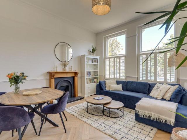 Flat for sale in London Borough of Lewisham, Greater London
