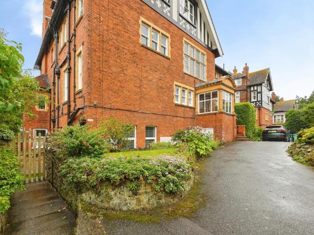 Flat for sale in Folkestone