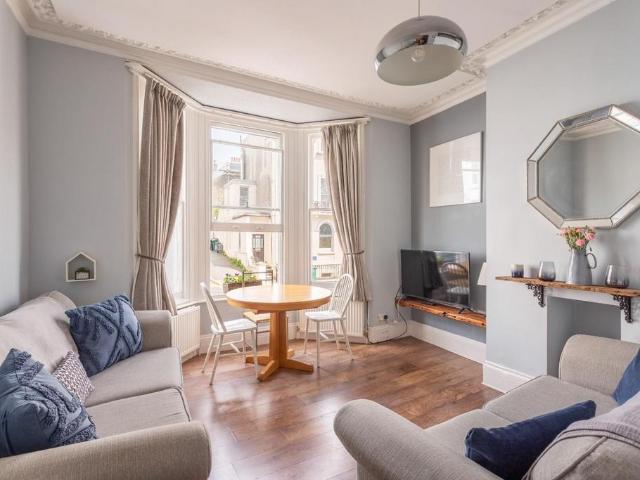 Flat for sale in Round Hill, Brighton & Hove