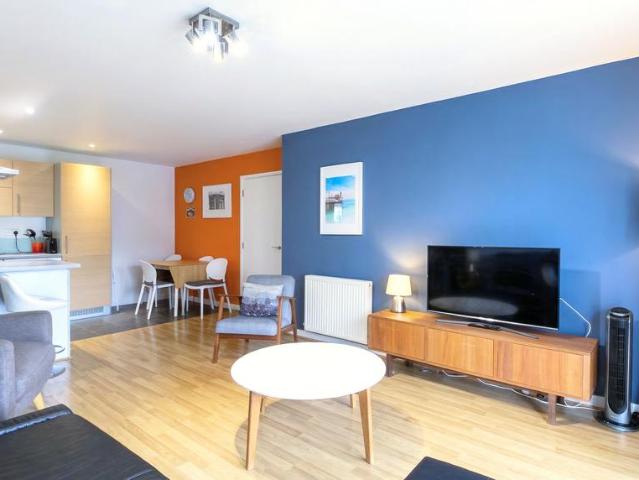 Flat for sale in Bromley-by-Bow, Bow