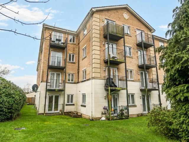 Flat for sale in Hill, City Of Southampton