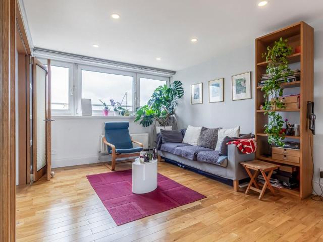 Flat for sale in Notting Hill, Greater London
