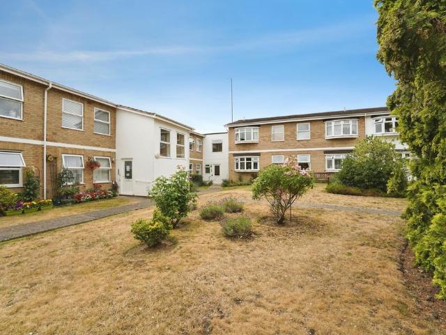 Flat for sale in Golden Valley, Gloucestershire