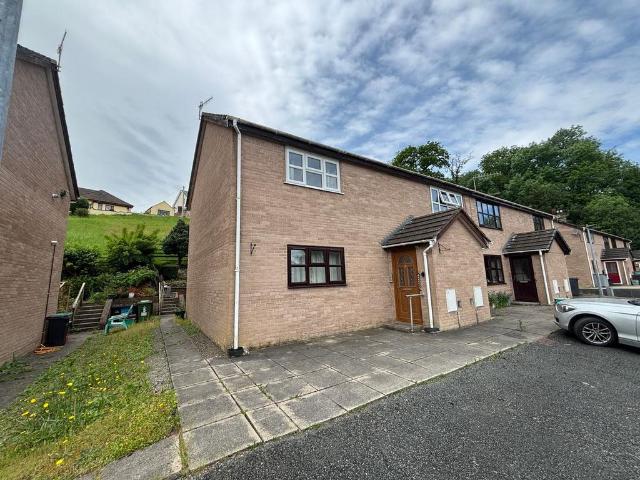 Flat for sale in Builth Wells, Wales