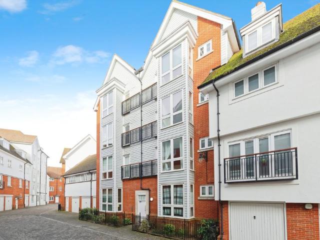 Flat for sale in St. Mildred's, The Bridge