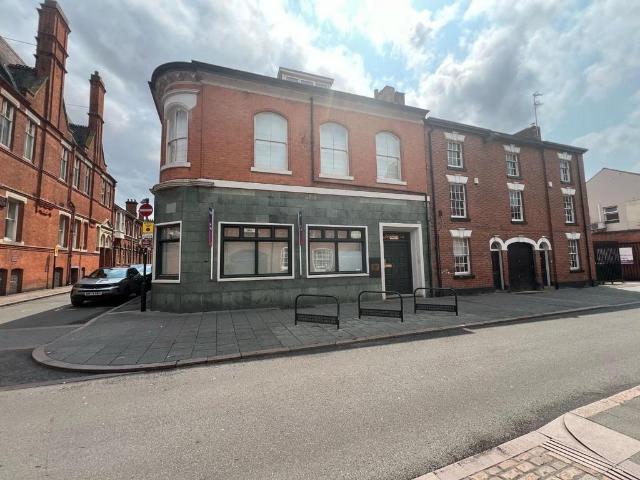 Flat for sale in Black Friars, Old Wharf