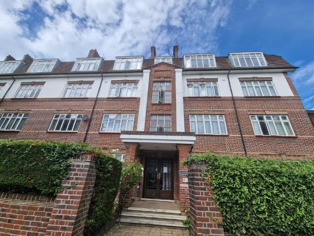 Flat for sale in London Borough of Barnet, Greater London