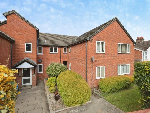 Flat for sale in Castlefield, Cressex