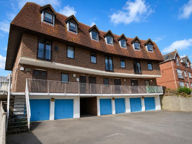 Flat for sale in Marehill, Horsham